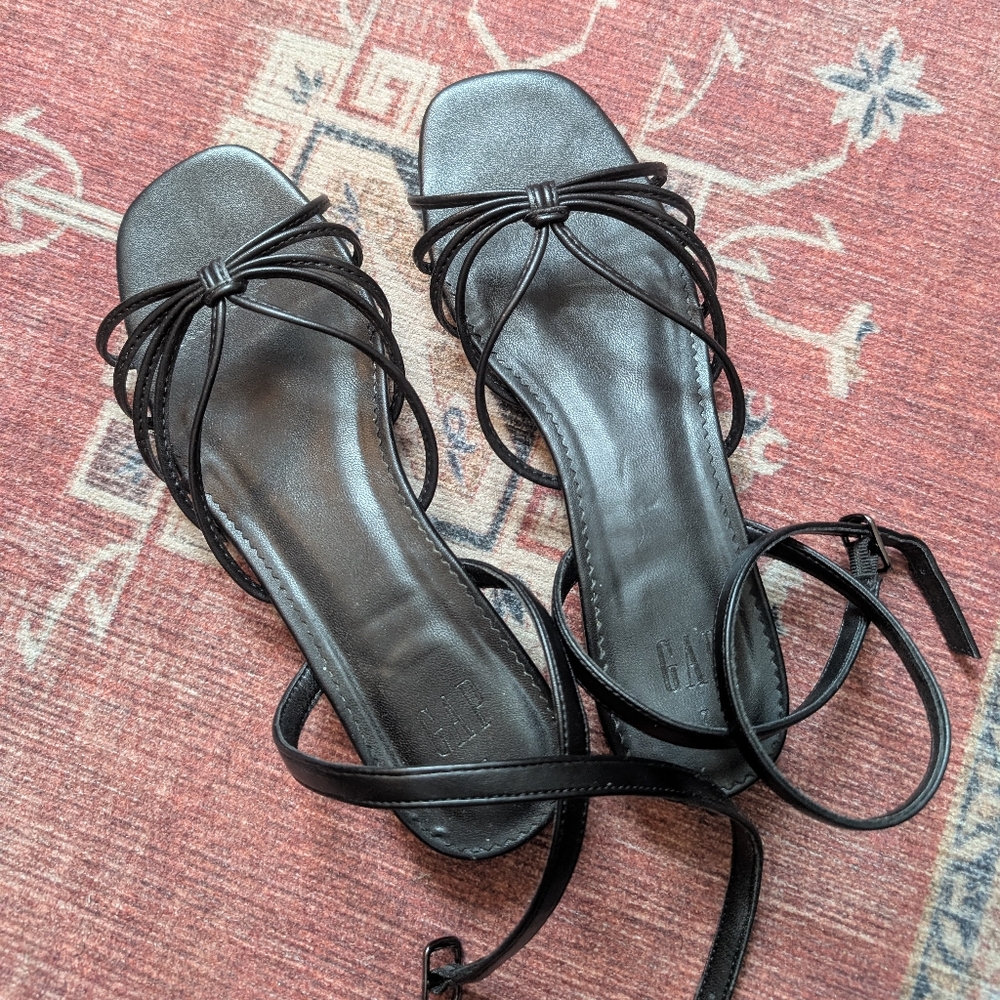 Gap Black Strappy Sandals - US 7